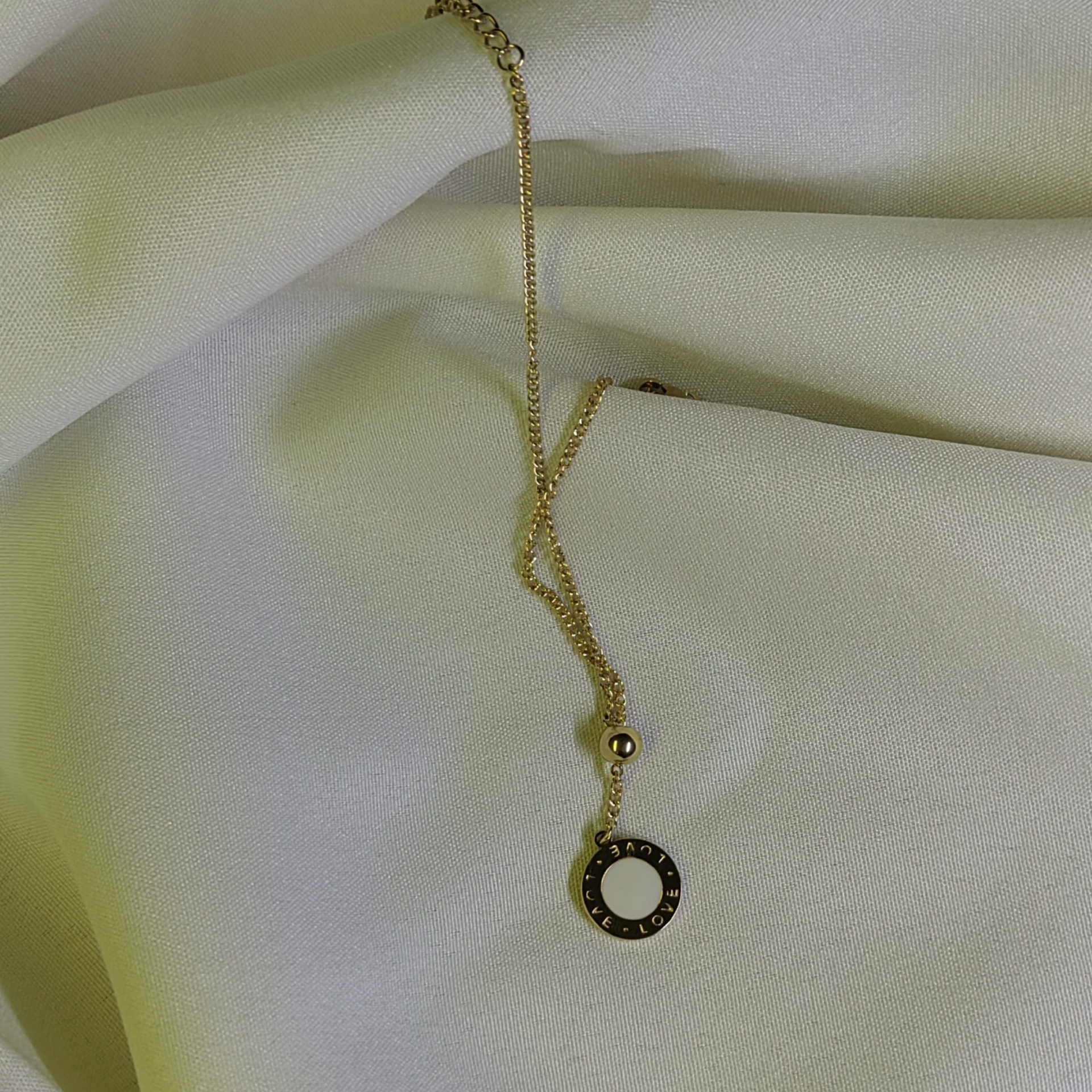  دستبند با آویز بولگاری 