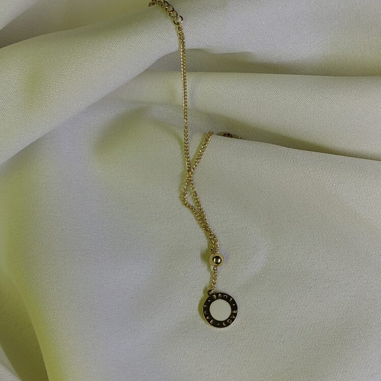 دستبند با آویز بولگاری