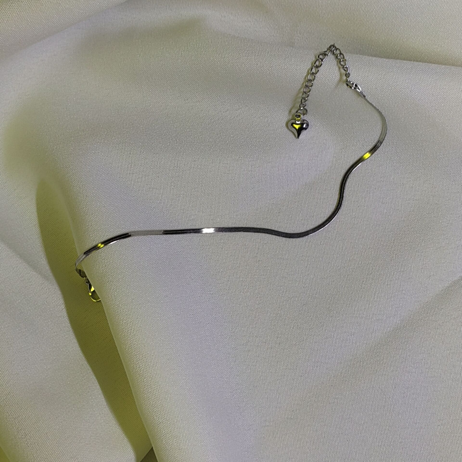  دستبند ماری با آویز قلب نقره ای 