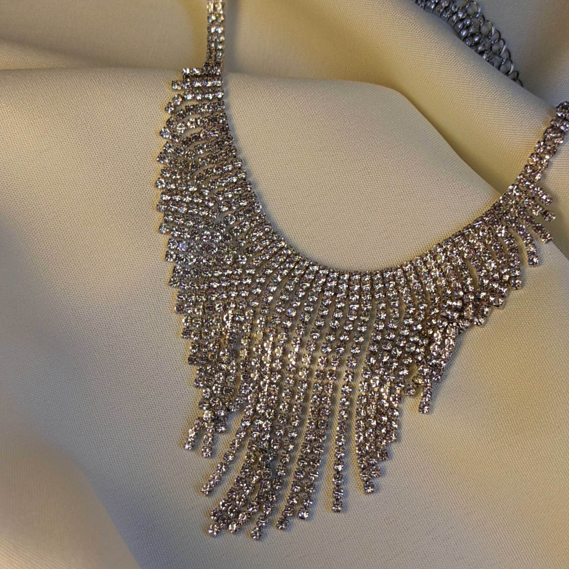  گردنبند سینه ریز تمام (فول) نگین وارداتی 