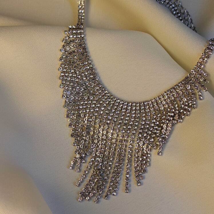 گردنبند سینه ریز تمام (فول) نگین وارداتی