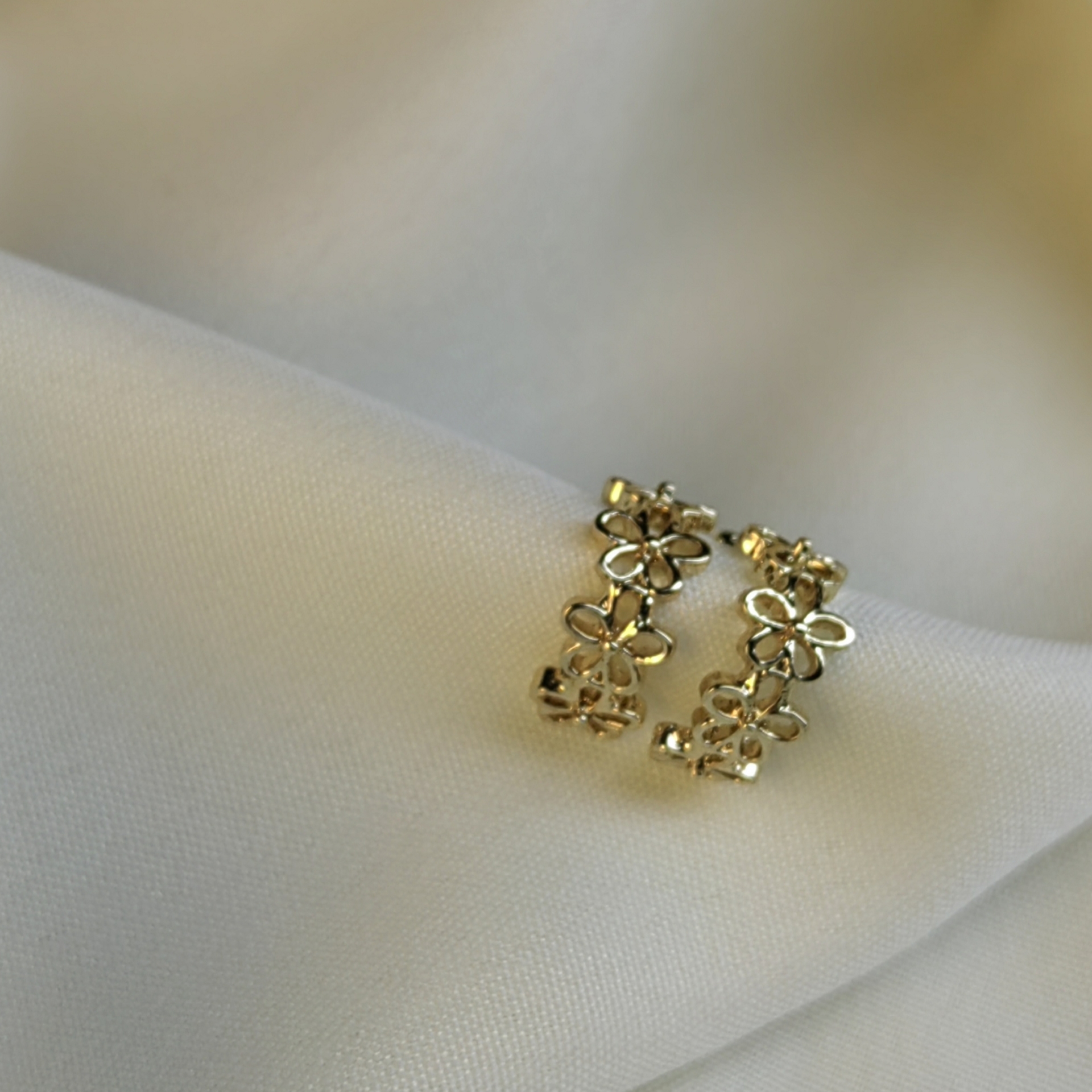  گوشواره استیل گرد طرح پروانه 