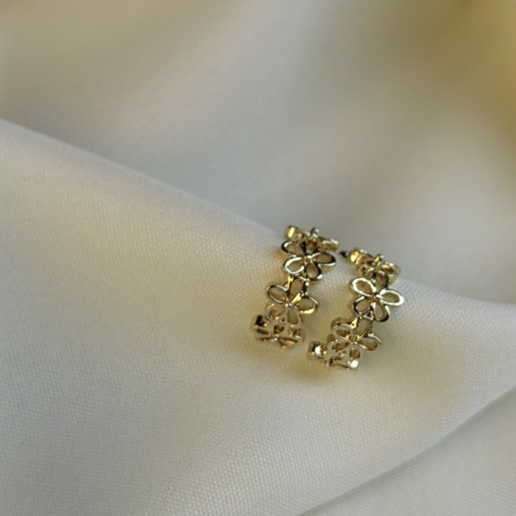 گوشواره استیل گرد طرح پروانه 