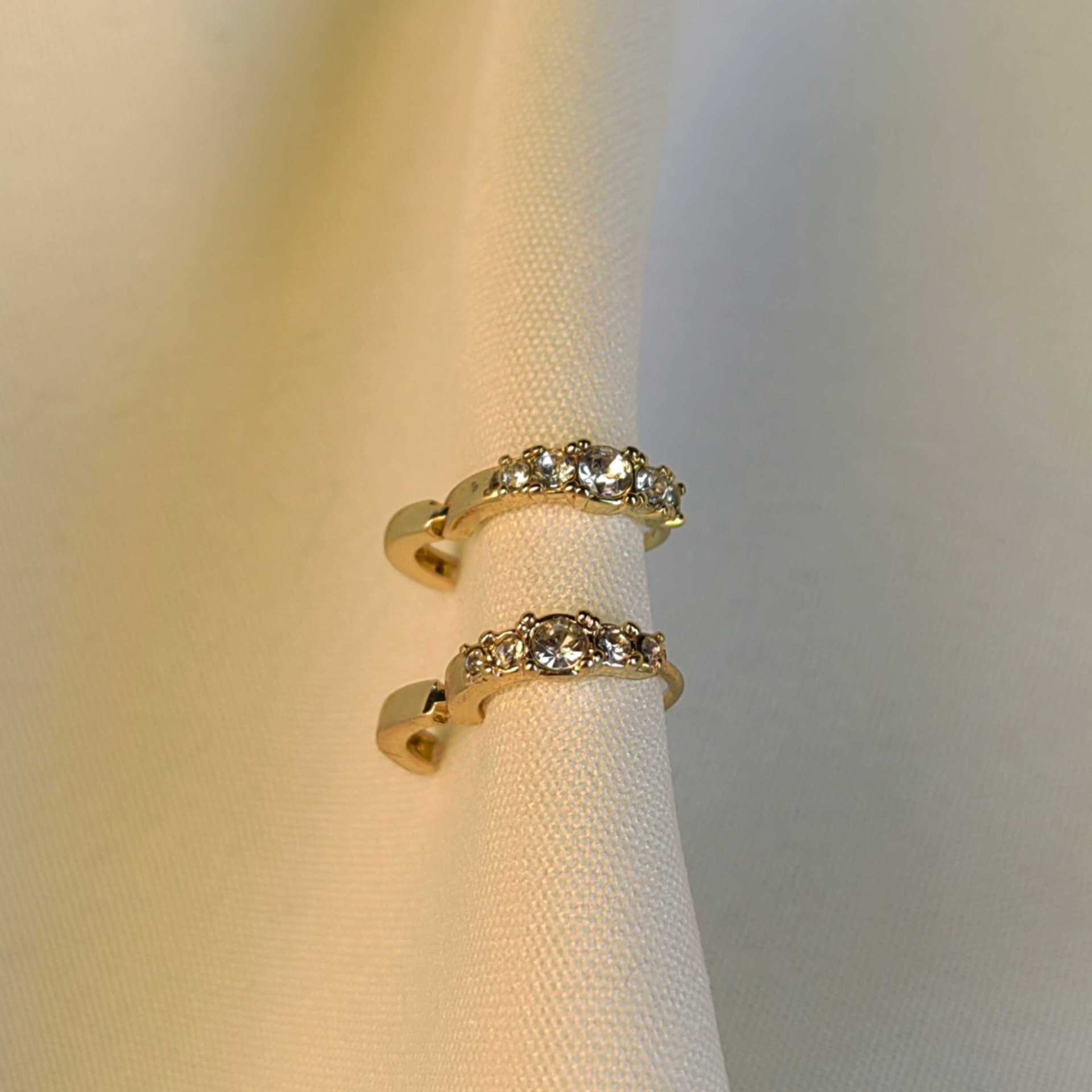  گوشواره نگین دار رنگ ثابت 